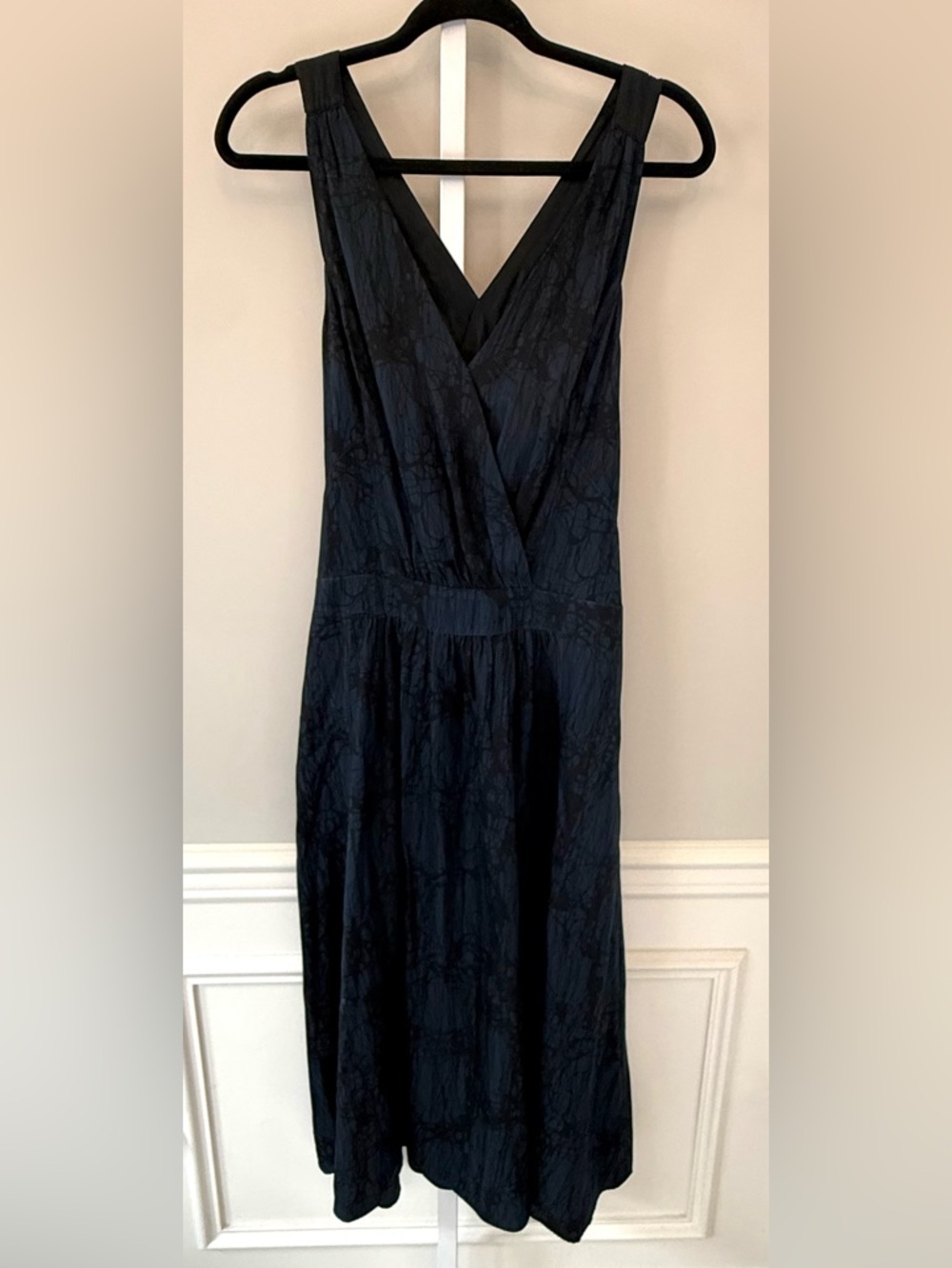 Marc Jacobs 100% Silk Midi Dress Navy Floral Textured Sleeveless Size 2